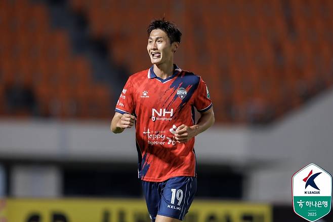 “친정팀에 대한 예우” 결국 눈물까지…‘2주 전 전역→김천전 결승골’ 강원 박상혁이 보여준 진심