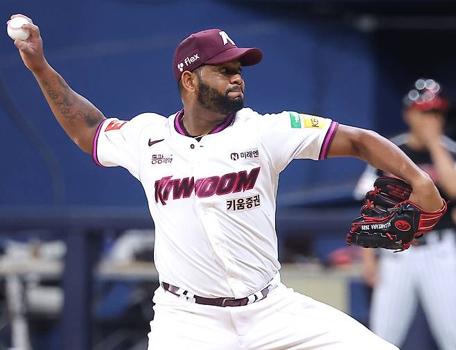 키움, 알칸타라와 1년 더 간다···MLB 애틀랜타 출신 네이선 와일스 영입 검토 중