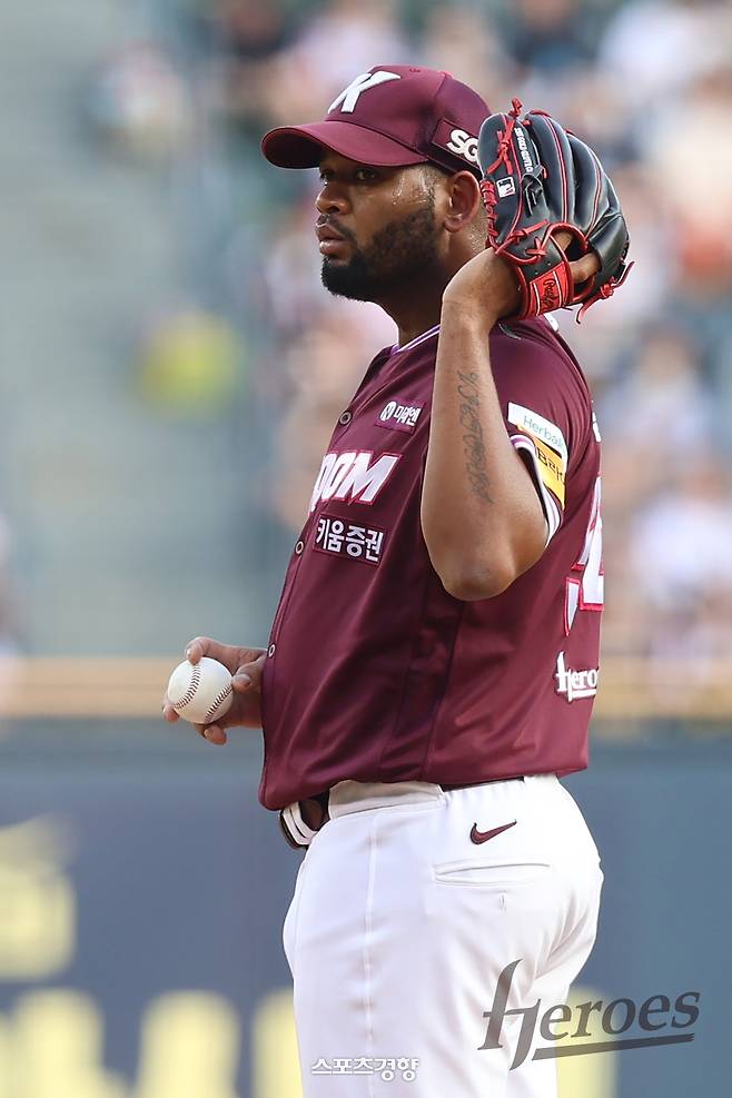 키움, 알칸타라와 1년 더 간다···MLB 애틀랜타 출신 네이선 와일스 영입 검토 중