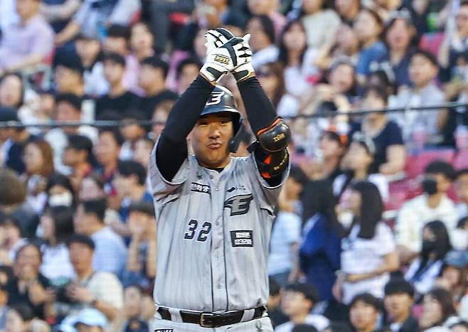 한화 37살 베테랑 포수 이재원, FA 포기하고 플레잉 코치로