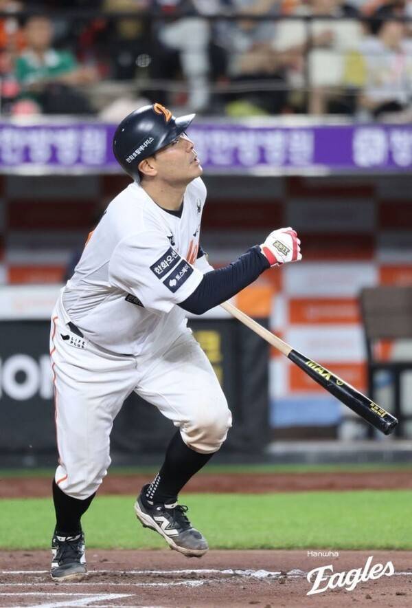 충격의 4년 69억 FA 계약→역대급 실패작→한화 백업→플레잉 코치까지...2위팀 포수 이재원, 2026시즌 플레잉코치로 출발