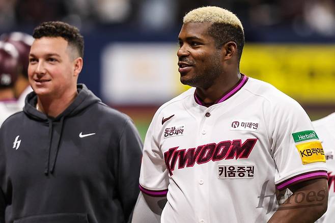 한국 떠나며 “다저스여, 나에게 기회 달라” 큰소리… 은퇴 위기서 전설과 만났다, 역대급 반전 나올까