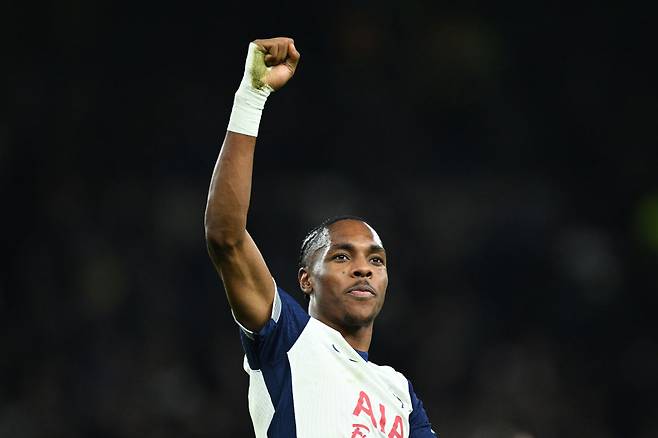 “흥민이형, 챔스 뛸 것 같아” 조만간 ‘오피셜’ 공식발표 나올 수도…콜로 무아니 이탈한 토트넘, 엔트리 변경→마티스 텔 포함 전망