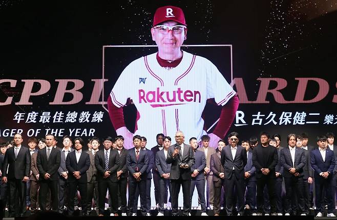 '이럴거면 우승 뭐하러 해?' 황당 짠돌이 구단, 우승 보너스가 23만원에 감독도 잘랐다