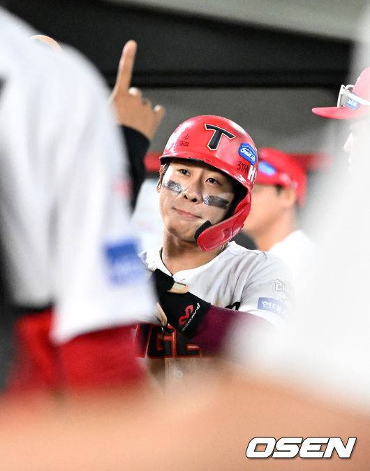 ‘이럴 수가’ 두산 왜 돌연 박찬호 영입설 나돌았나, 유격수 안재석 3루 펑고→팬들은 대형 유격수 영입 점쳤다 [오!쎈 미야자키]