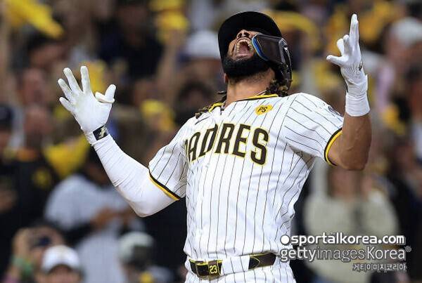 다저스, 오타니에 필적할 슈퍼스타 품나? '5천억 사나이' 트레이드설 급부상…美