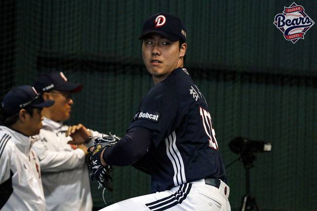 롯데→두산 트레이드에 술렁, 1군 등판 ‘0’이라니…신임 감독 부임→특급 불펜 변신 예감 “제구 잡히면 무서울 듯” [오!쎈 미야자키]