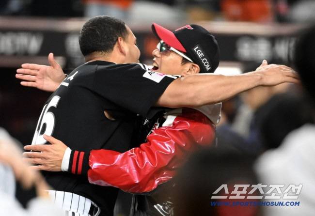 LG 사실상 외국인 구성 완료. 3명 재계약+웰스 메디컬 테스트만 남아. 김현수,박해민만 잡으면 끝