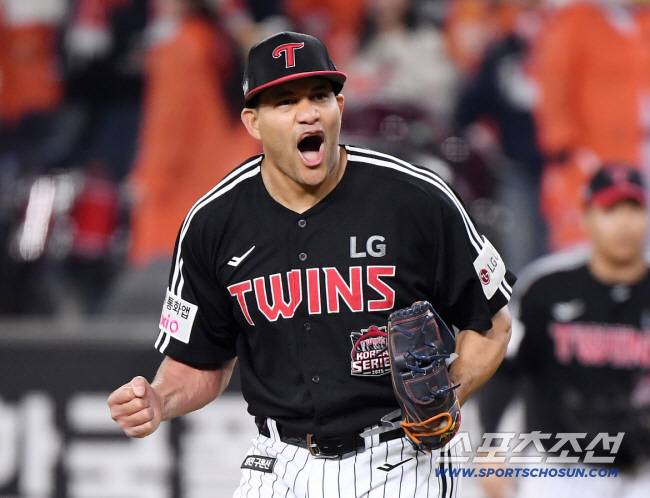 LG 사실상 외국인 구성 완료. 3명 재계약+웰스 메디컬 테스트만 남아. 김현수,박해민만 잡으면 끝