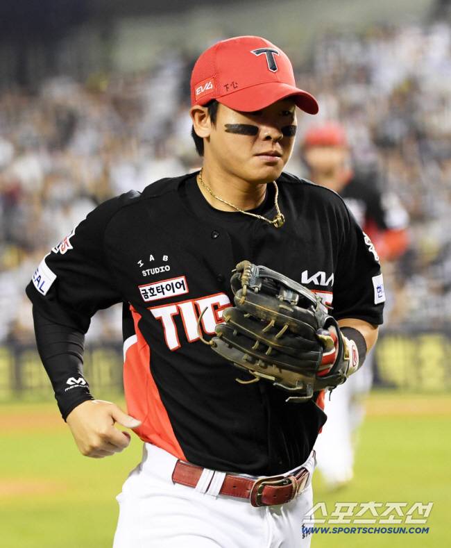 '와 박찬호 100억↑ 이게 맞나'…이미 이성 잃었다, KIA·두산·KT·롯데 제대로 붙었다