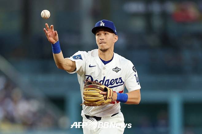 '아뿔싸' 한국 대표팀 끝내 악재 발생 수술대 오른다 '우승 주역을 어쩌나'