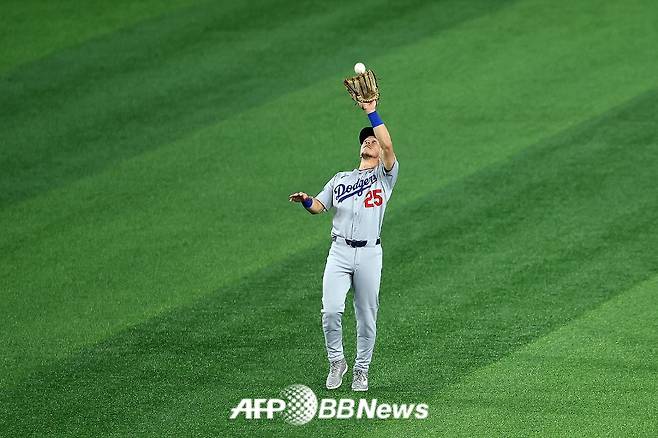 '아뿔싸' 한국 대표팀 끝내 악재 발생 수술대 오른다 '우승 주역을 어쩌나'