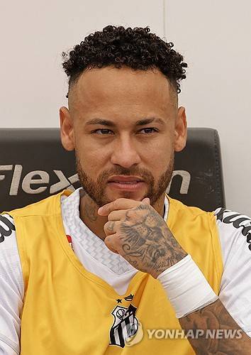 이강인 챙겨줬던 네이마르, 이렇게 무시당하고 산다…