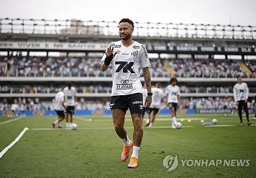 이강인 챙겨줬던 네이마르, 이렇게 무시당하고 산다…