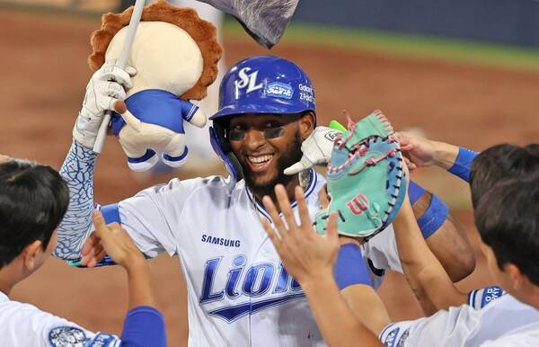 북극곰 떠난 메츠 1루수 공백, 삼성 50홈런 거포로 채운다? 미 매체, 르윈 디아즈 MLB행 가능성 제기 [더게이트 이슈]