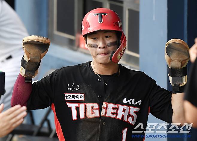 '박찬호 100억 태풍' 미야자키까지 덮쳤다 → 정작 롯데·두산은 글쎄..? 과도한 몸값 부풀리기에 피로도 쌓인다 [미야자키 현장]