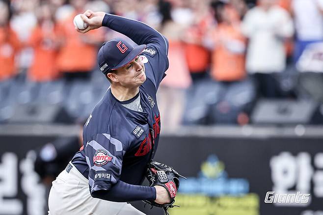 前 롯데 투수 굴욕, KBO도 관심 없다… “고철 더미에서도 찾아내는 팀까지 못 고쳤다” 혹평