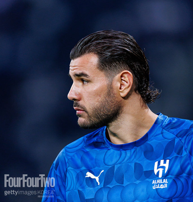 ‘연봉 1000억’ 받고 사우디 가더니…반년도 안 돼 “친정이 그립습니다” 아내 폭로