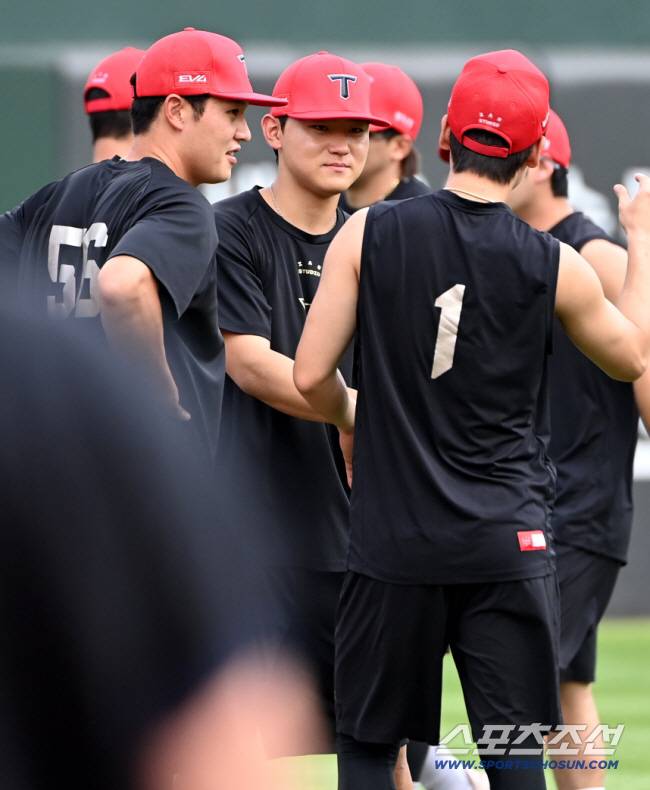 '5억 초대박 끝' 김도영, 연봉 대폭 삭감 불가피…강백호는 2.6억 깎였다, KIA는 어떨까