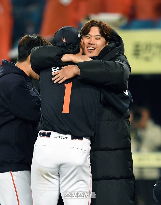 8년 170억인데 고작 9승? 류현진의 ‘찐’ 가치는 따로 있다…‘꼴찌 DNA’ 한화를 바꾼 숨은 1등 공신 [SS포커스]