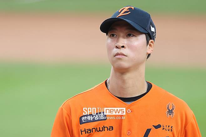 한화 78억 FA의 위기, 자리가 위험하다… 정우주 치고 올라오는데, 좌완 선발까지 영입하다니