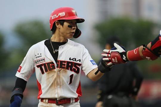 최대어 유격수 '두찬호' 사실상 확정, KT와 최종 2파전 끝 두산이 승리...한발 뺀 KIA·롯데 [더게이트 이슈]