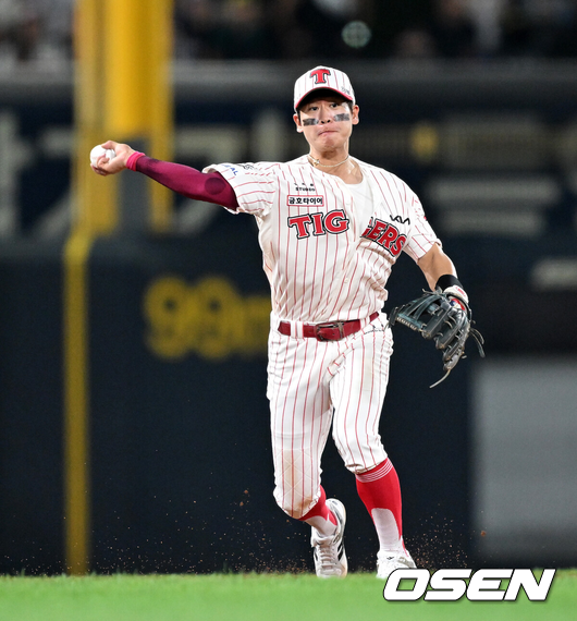 2년 연속 최다실책, 허술한 수비 더 약해지는데...KIA 우승 유격수 유출 위기, 결국 돌려막기인가