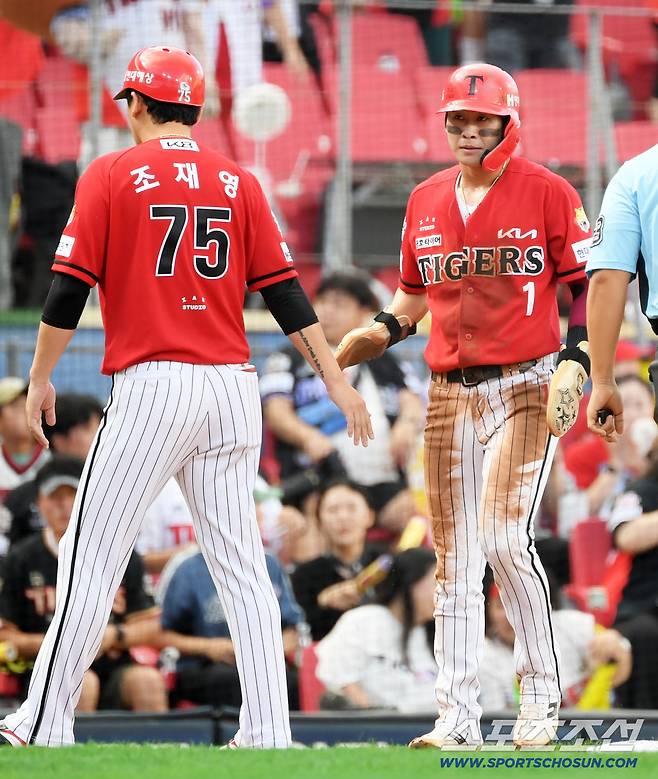 두산 박찬호 오피셜, 안 뜨나 못 뜨나