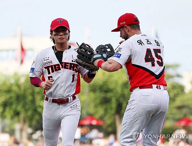 두산 'FA 최대어' 유격수 박찬호 영입 임박…연평균 20억원 수준
