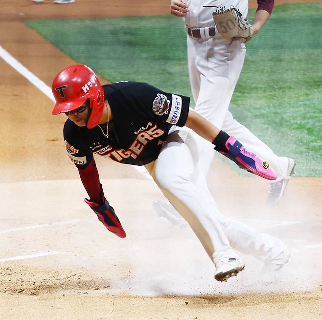 ‘FA 최대어’ 박찬호, 두산행 가까워졌다…4년 80억 원 규모, 올 겨울 FA 계약 1호 탄생?