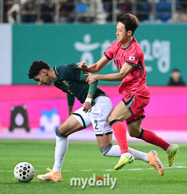 평가전 의미 무색해진 전반전...볼리비아전 경기 과열! 홍명보호 '부상 위험' 최고조 [MD현장]