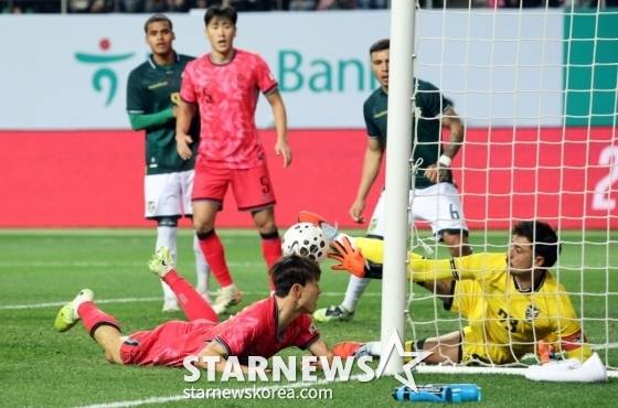 '프리킥 원더골' 손흥민, 위기의 홍명보호 구했다... '원샷원킬' 어나더 클래스 폭발 [대전 현장]