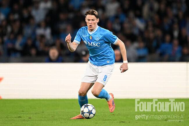 “그를 팔아버린 건 정말 큰 실수였다”… 완벽히 부활한 '성골' 맥토미니, 맨유는 재회를 원한다