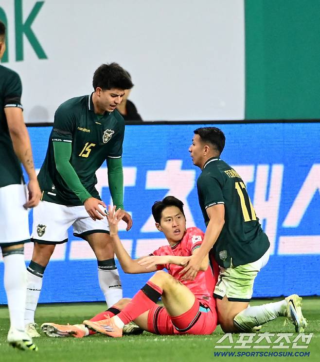 [현장이슈]'위험했던 태클'→'아찔한 벤치 클리어링' 韓 에이스는 역시 이강인, 볼리비아는 LEE 집중견제!