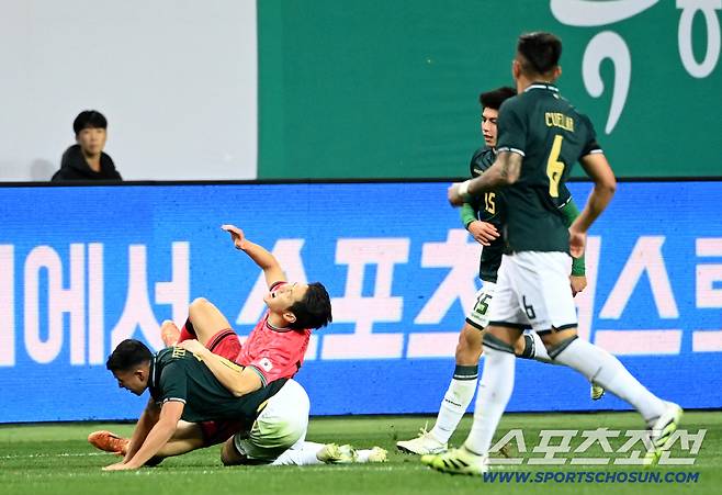 [현장이슈]'위험했던 태클'→'아찔한 벤치 클리어링' 韓 에이스는 역시 이강인, 볼리비아는 LEE 집중견제!