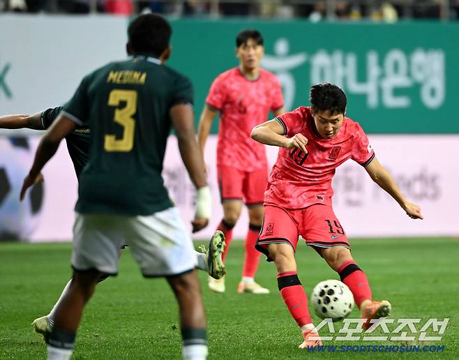 [현장이슈]'위험했던 태클'→'아찔한 벤치 클리어링' 韓 에이스는 역시 이강인, 볼리비아는 LEE 집중견제!