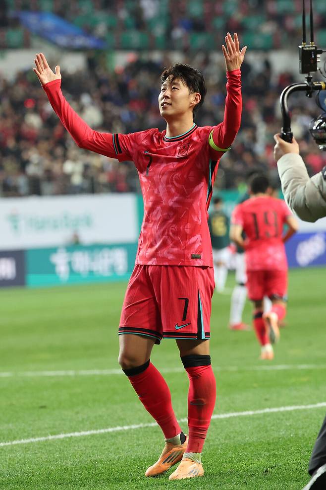 SON 프리킥 없었으면 아찔...홍명보호,