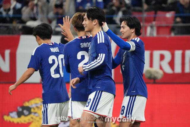 '태극기 같은데?'…일본축구협회, '북중미월드컵에서 착용' 유니폼 이미지 논란