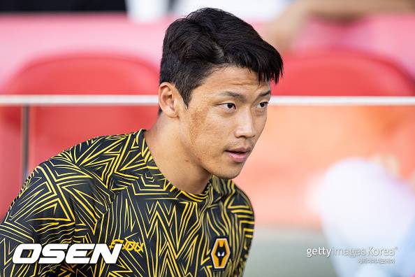 상대 선수와 논쟁 벌인 황희찬,