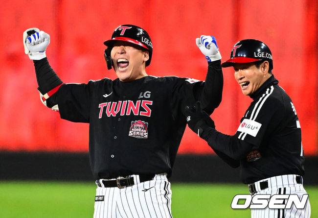 ‘2년 25억 해달라’ 하더니…왜 김현수는 시즌 끝나고, LG에 더 큰 FA 계약 요구로 바꿨나