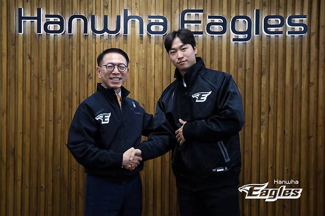 FA 열리자마자 50억→78억 펑펑 썼던 한화, 올해는 구경만?…시장 기류 살피며 '조용한 관망'