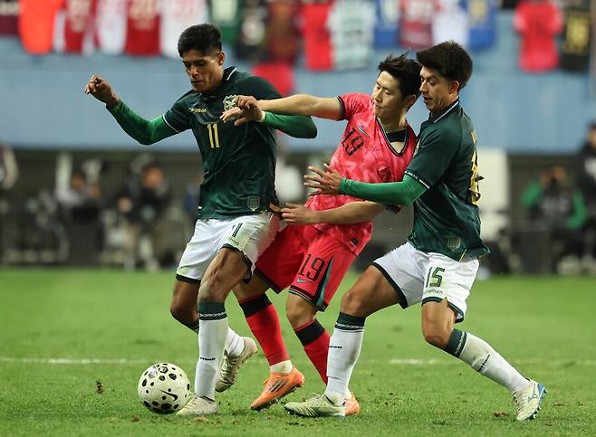 독박 축구! 이강인 안 도와줘도 혼자서 버텼다…거친 볼리비아에 밀리지 않고 터프함까지 과시