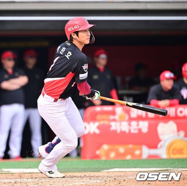 “박찬호와 아직 협상 중, 계약 확정 아냐” 4년 80억 합의 임박에도, 두산 프런트 왜 신중한가