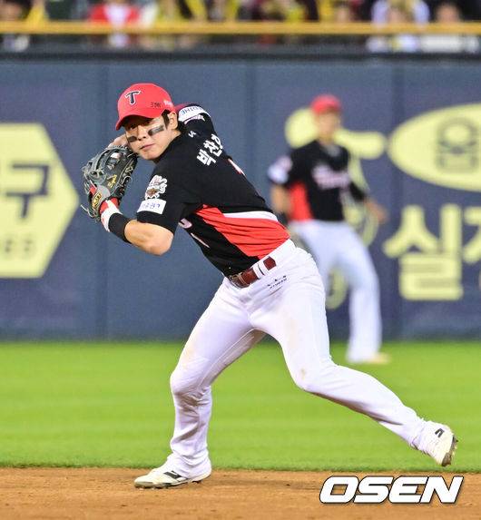 “박찬호와 아직 협상 중, 계약 확정 아냐” 4년 80억 합의 임박에도, 두산 프런트 왜 신중한가