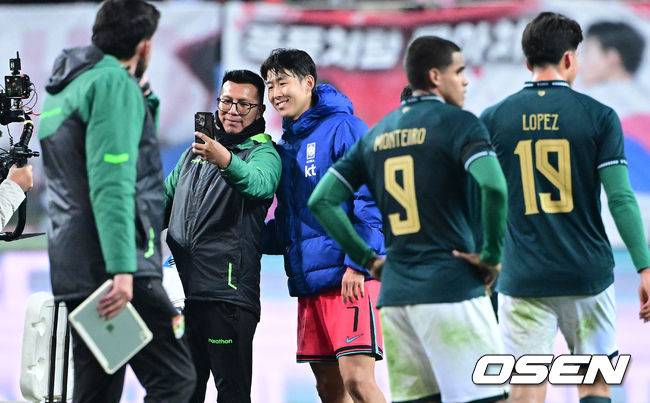 ‘쏘니와 셀카는 못 참지!’ 볼리비아 코칭스태프&선수들, 손흥민에게 사진요청-유니폼 교환 세례