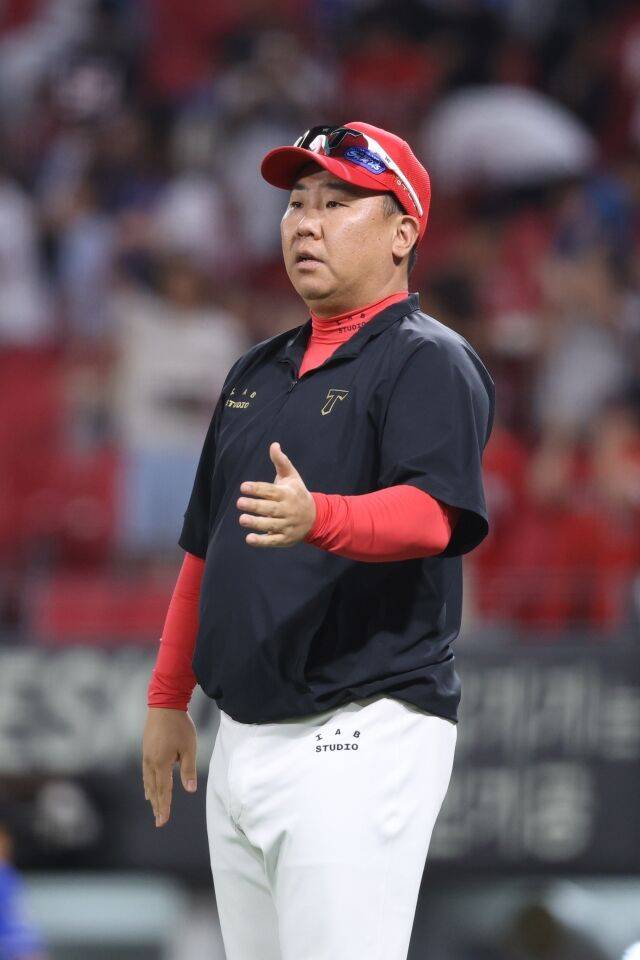 꽃범호에게 3년 연속 외부 FA 선물 없다? KIA에 박찬호 두산행은 마음 아프다…강백호 영입은 사실상 어렵다