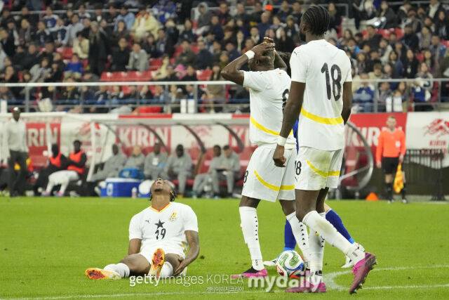 [오피셜] 일본에서 월드컵 첫 출전 꿈 산산조각 났다…가나 미드필더, 태클 후 시즌 아웃 부상