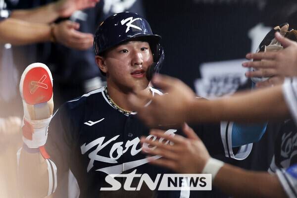 '11실점 난타 당한 마운드' 한국 야구, 또 다시 고개 숙였다…일본 상대 10연패