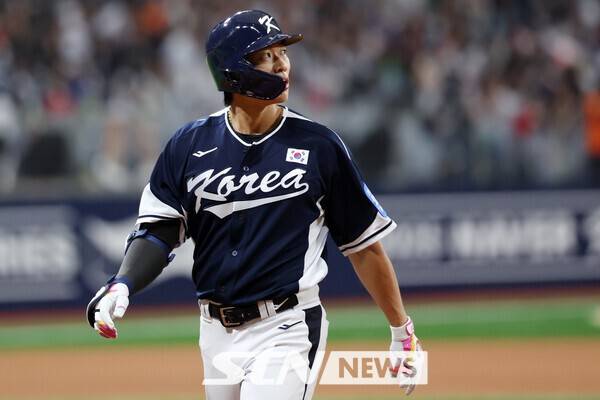 '11실점 난타 당한 마운드' 한국 야구, 또 다시 고개 숙였다…일본 상대 10연패