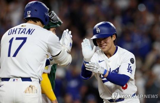 '김혜성은 좋겠네?' WS 우승 반지, 동료 '덕'에 거머쥐더니 주전 2루수도 '어부지리'로 꿰차나...에드먼, 에르난데스 수술